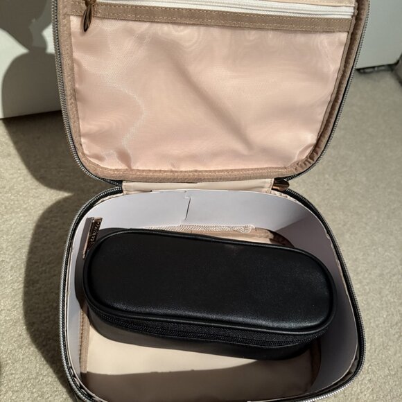 Stephanie Johnson Belize Jenny Faux Leather Train Case Black NWT Travel Makeup - Picture 4 of 12